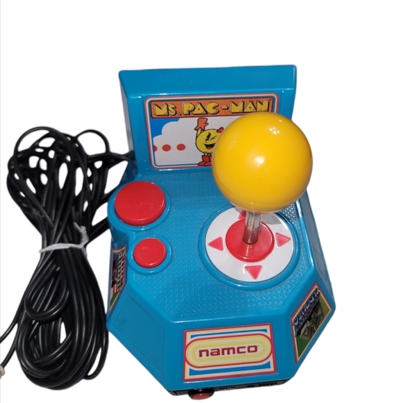 Ms. Pac-Man 5 in 1 Plug and Play 2004 Jakks Pacific TV Namco Game Ages 5+ Retro - Picture 7 of 13